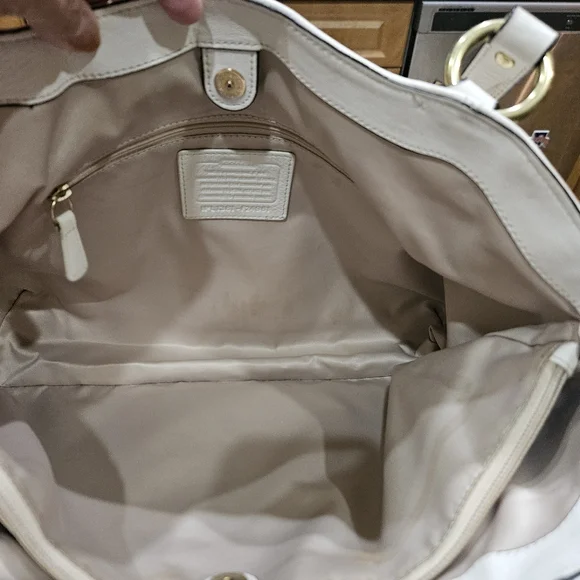 COACH Leather Handbag, Off White Coach Large Bag - Picture 8 of 8
